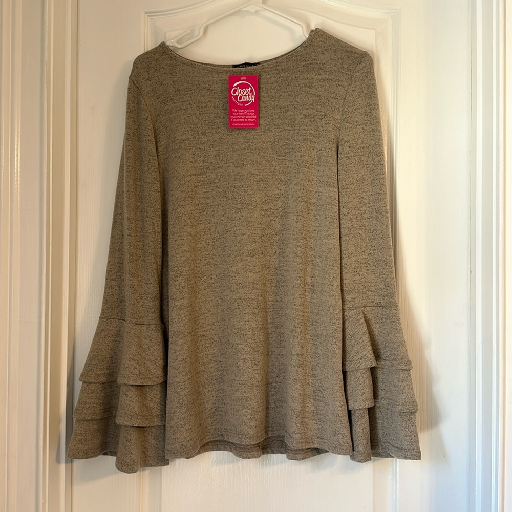 🆕 White Birch Women’s Casual Ruffle Long Sleeved Top NWT - Large
